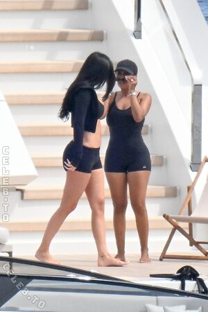 Kylie Jenner photo