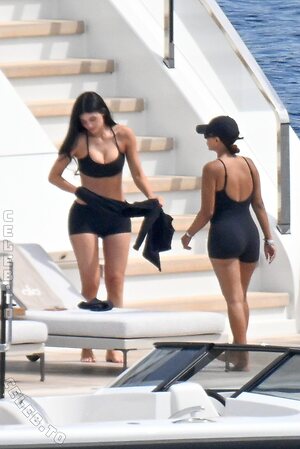 Kylie Jenner photo