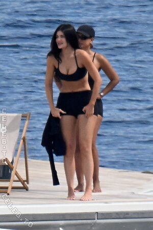 Kylie Jenner photo