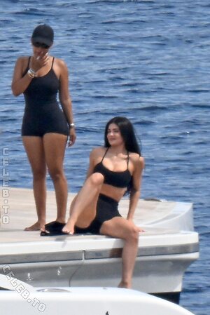Kylie Jenner photo