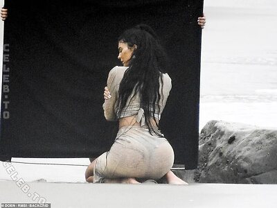 Kylie Jenner Nude Leaked Photo #580
