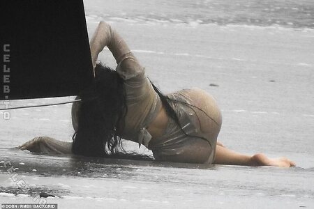 Kylie Jenner photo