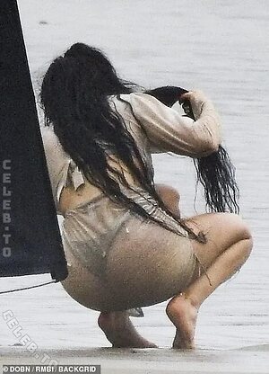 Kylie Jenner Nude Leaked Photo #593