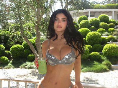 Kylie Jenner photo
