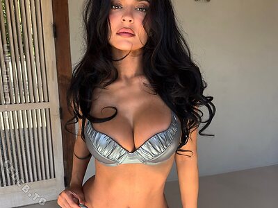 Kylie Jenner photo