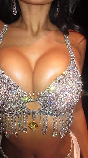 Kylie Jenner leaked photos