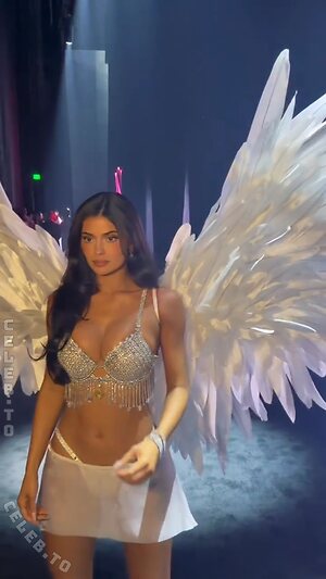 Kylie Jenner leaked photo #810