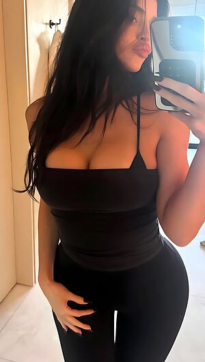 Kylie Jenner leaked photo #990