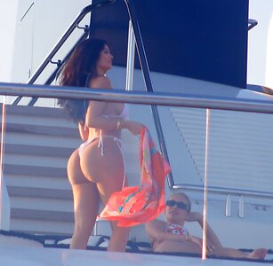 Kylie Jenner leaked photo #993