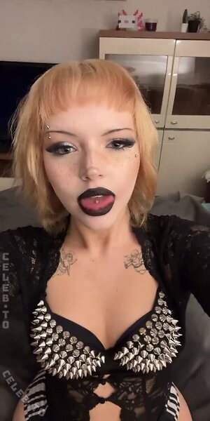 l4n1.1n4l Nude Leaked Photo #2