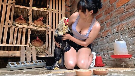 La criadora de gallinas leaked photo #8