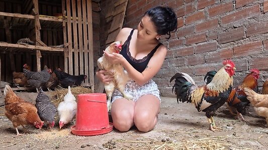La criadora de gallinas leaked photo #10
