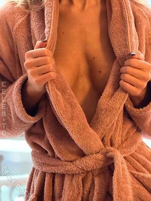 La Voisine du 3e Nude Leaked Photo #27