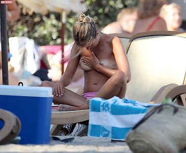 Lady Amelia Windsor Nude Leaked Photo #3