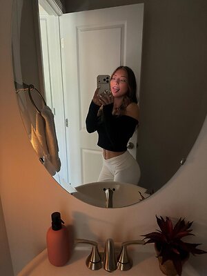 Lanah Dwyer leaked photos