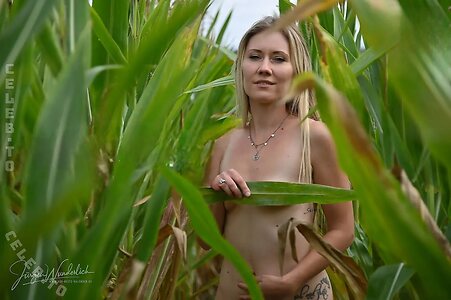 landmaedel_sylvi Nude Leaked Photo #3