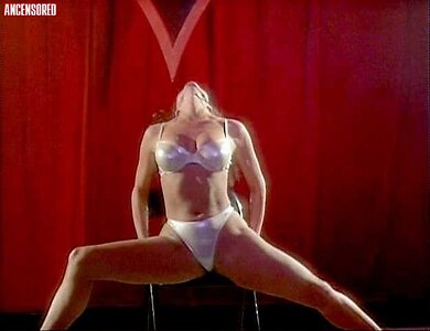 Lara Daans leaked photo #5