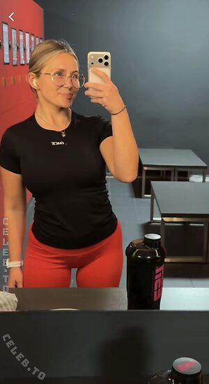 Lara Esser leaked photo #55