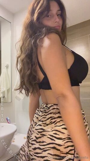 Lara Fiorella Nude Leaked Photo #8