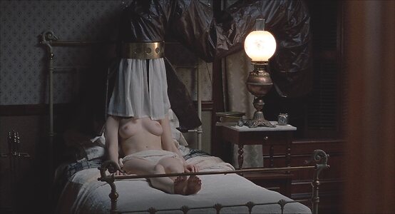 Lara Flynn Boyle Nude Leaked Photo #16