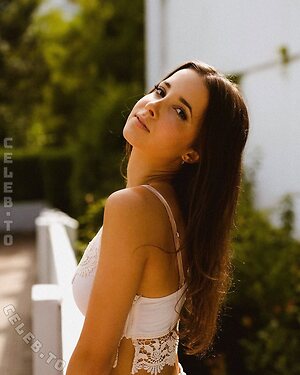 Lara Kimpel Nude Leaked Photo #6