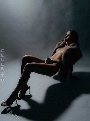 Lara Oster leaked photo #26