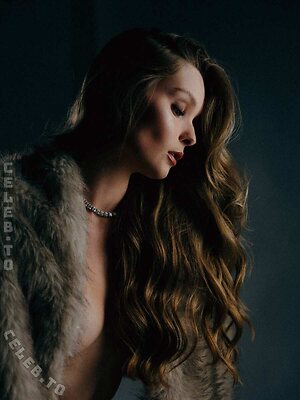 Lara Oster leaked photo #28