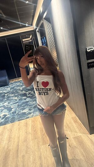 LARA RAJ leaked photo #3