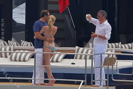 Lara Stone Nude Leaked Photo #13