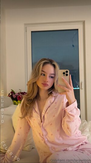 Lara Wilson Nude Leaked Photo #2