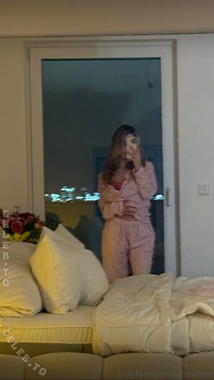 Lara Wilson Nude Leaked Photo #4