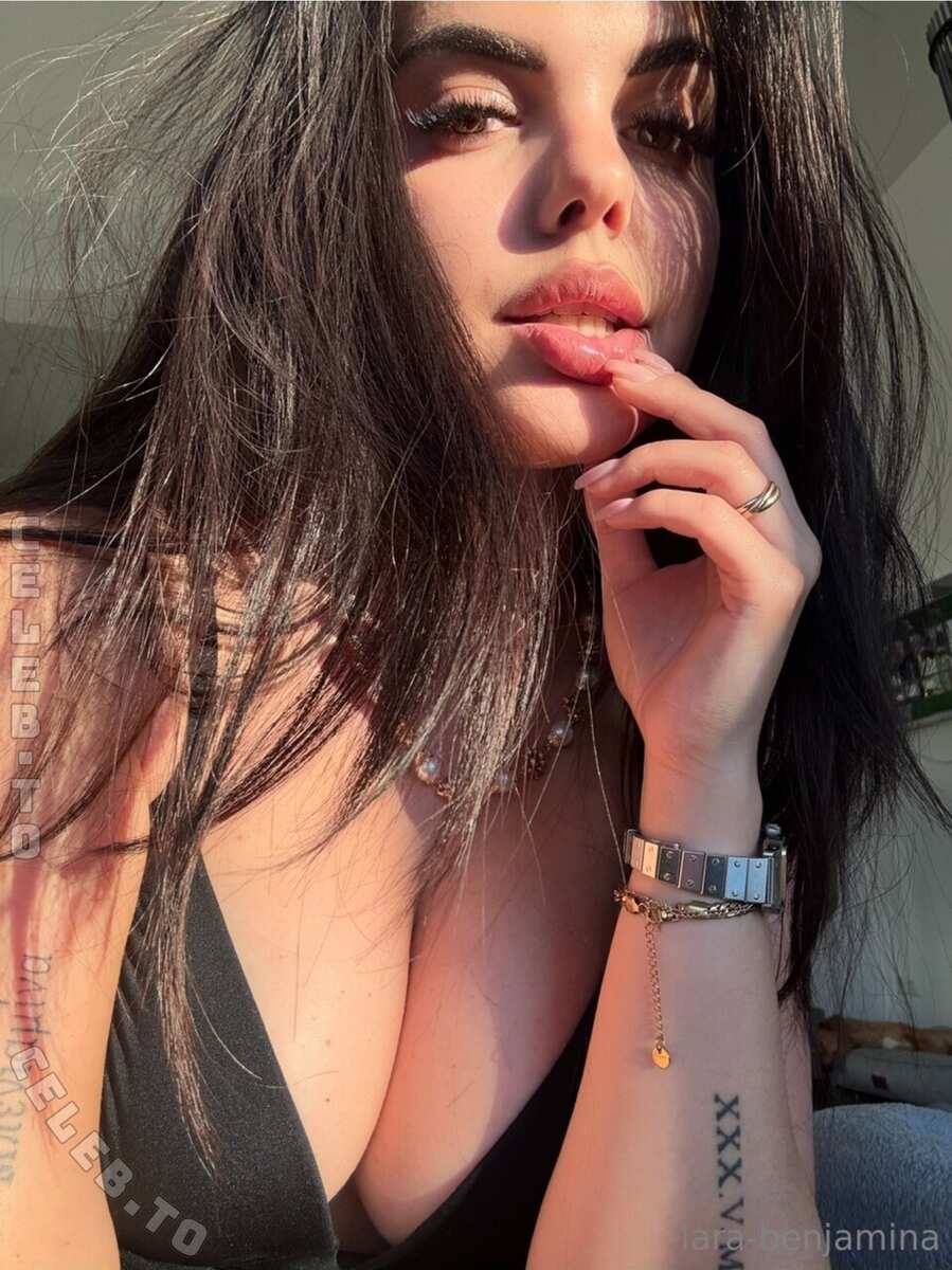 Lara Winter photo