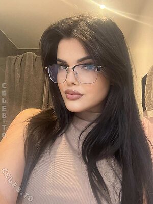 Lara Winter photo