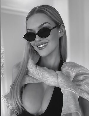 Laraa08 Nude Leaked Photo #25