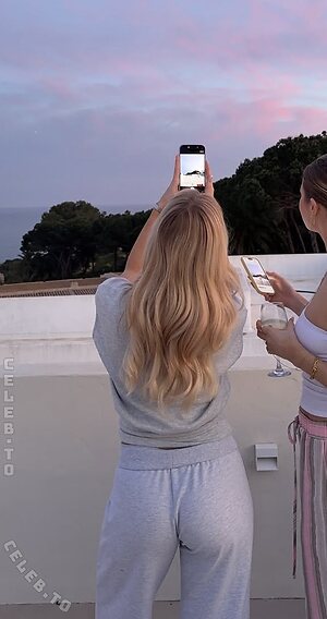 Laraa.gro Nude Leaked Photo #7