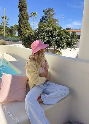 Laraa.gro Nude Leaked Photo #38