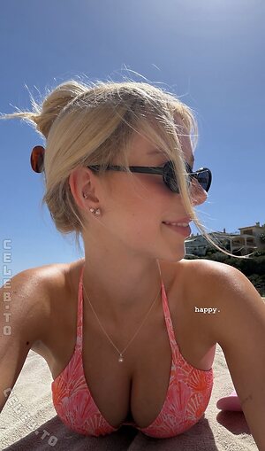 Laraa.gro Nude Leaked Photo #39