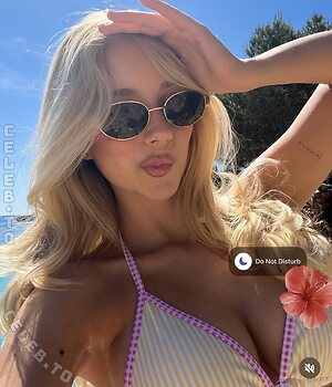 Laraa.gro Nude Leaked Photo #44