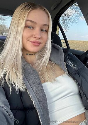 Laracassie Nude Leaked Photo #14