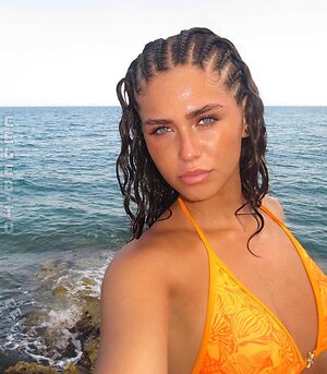 laraemiii Nude Leaked Photo #30