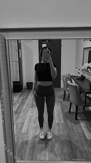 lara.gbdt Nude Leaked Photo #26