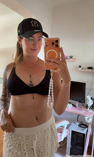 larajennycroft photo