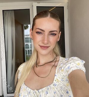 laramarix Nude Leaked Photo #2