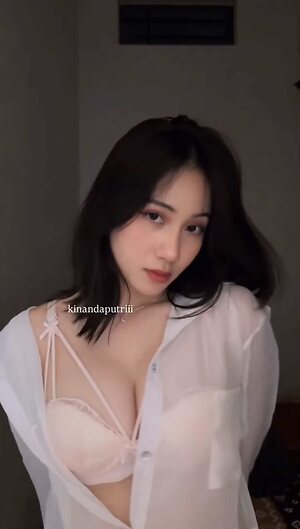 Laras Kinanda Putri leaked photo #2