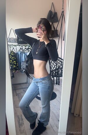laraxooo leaked photo #2