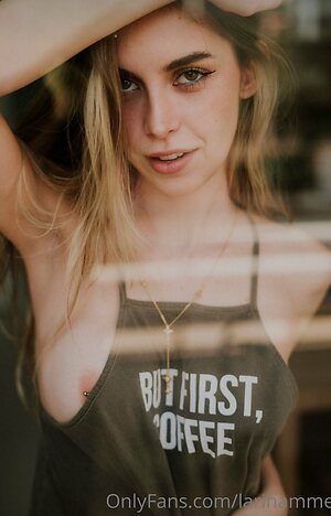 Larissa Hammer leaked photo #62