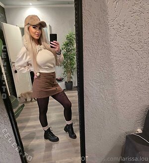 Larissa Lou Nude Leaked Photo #17