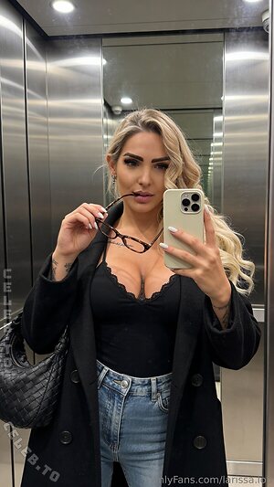 Larissa Lou Nude Leaked Photo #35