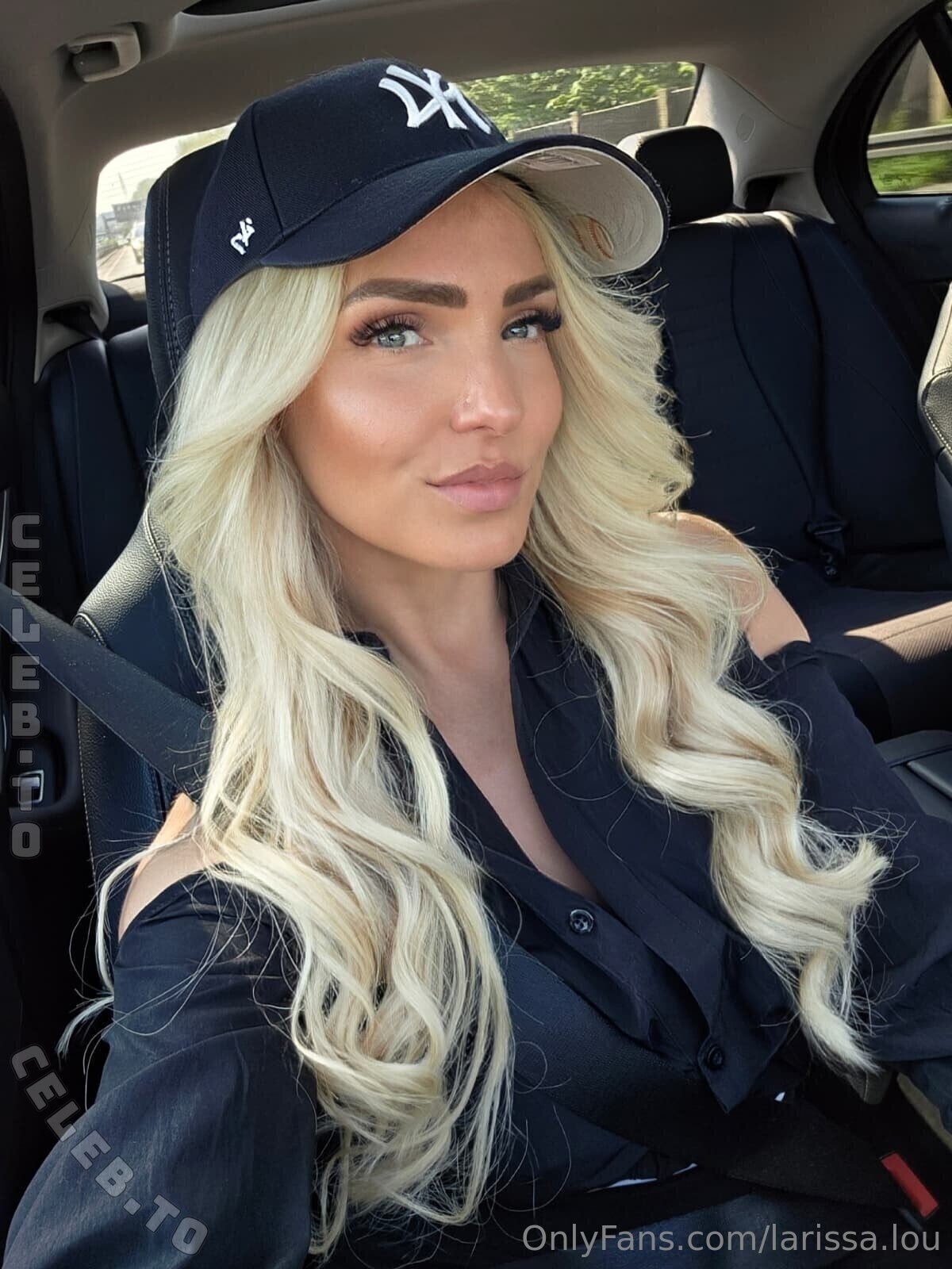 Larissa Lou photo