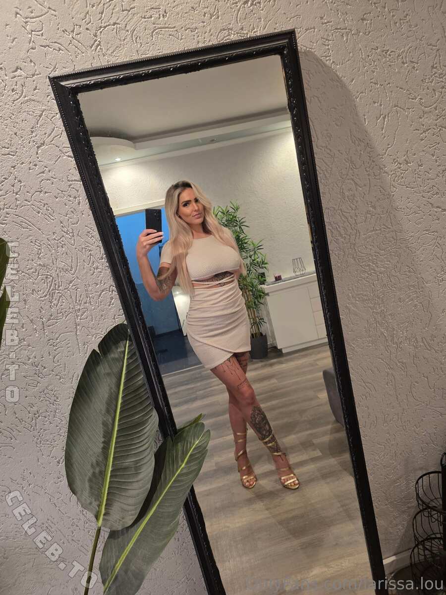 Larissa Lou photo
